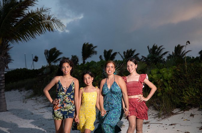 1 Hour Private Professional Portraits in Grace Bay Beach - How the private format changes the experience