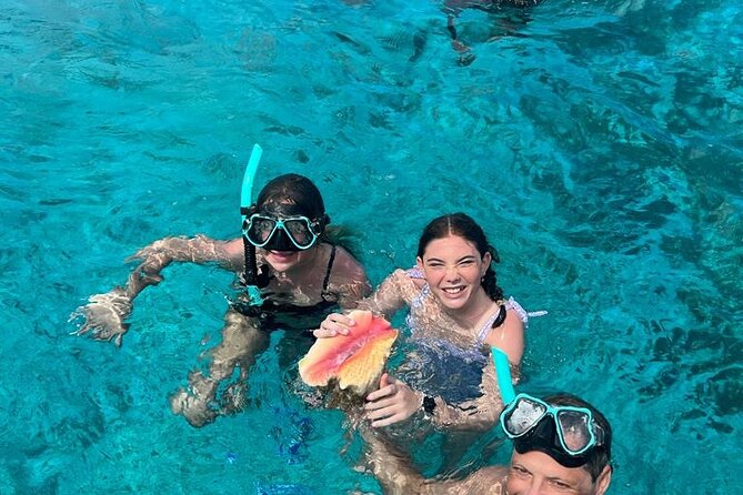 6HR-Private Provo Cays Exploration with Lunch - Long Bay Beach and the La Famille ghost ship