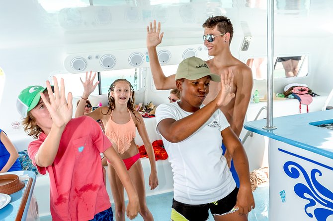 Family Catamaran & Snorkeling Cruise Turks & Caicos - Group size and the boarding question