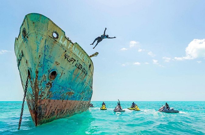 Ghost Freighter Seafari ( abandoned shipwreck) - What the guides add