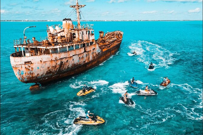 Jet Skiing around La famille ship and smaller pristine cays - Riding Out From Leeward Marina