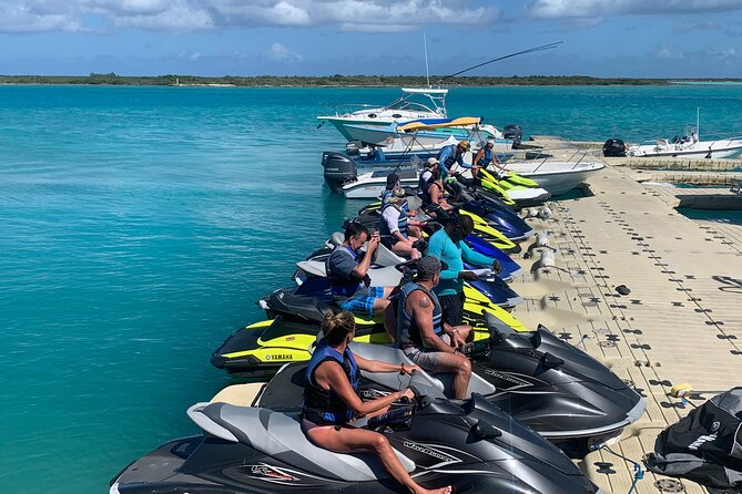Jet Skiing around La famille ship and smaller pristine cays - Safety, Waves, and Jet Ski Condition