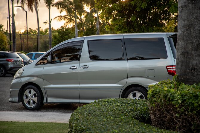 Luxury Transportation Services - Comfort features that matter after a flight