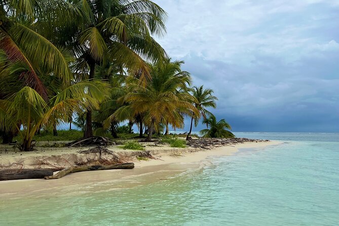 Private Half-Day Catamaran Cruise, Turks and Caicos Islands - Leeward Beach and the underwater stop