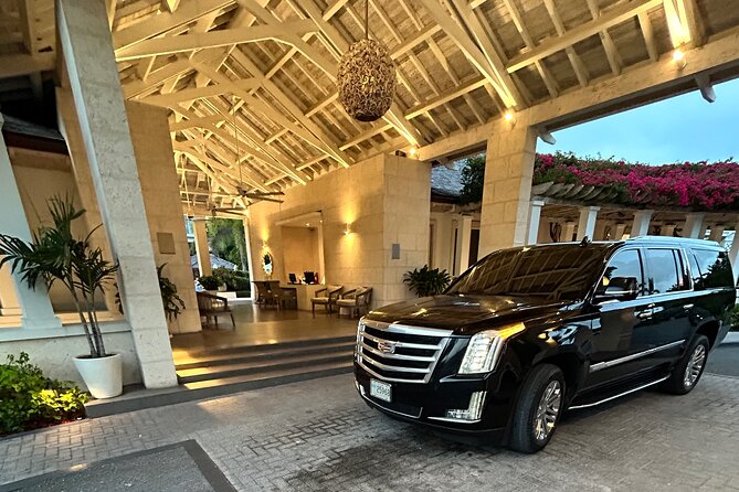 Private Luxury Airport Transportation RoundTrip - What the $290 Group Price Really Means