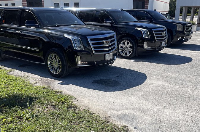 Private Luxury Airport Transportation RoundTrip - Customization and SUV Service
