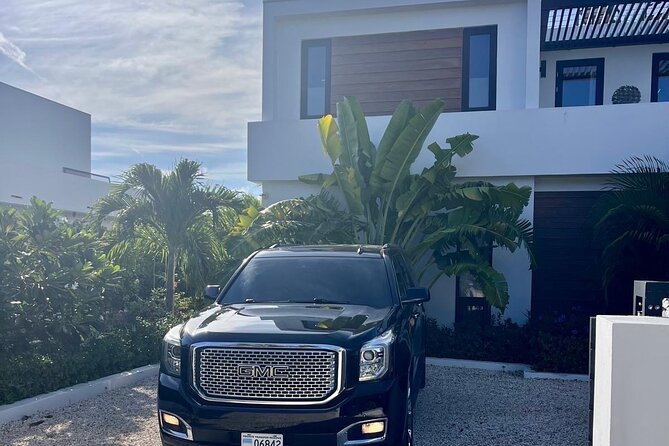 Private Luxury Providenciales Intl Airport Roundtrip Transfer - The airport-to-destination route