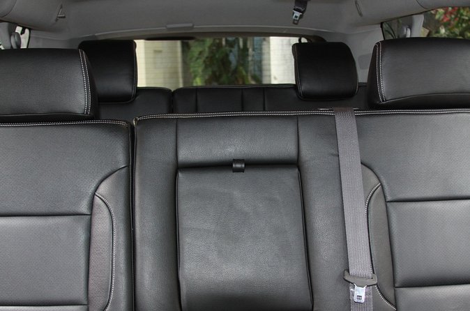 Private Luxury SUV Airport Transfer (Round-Trip) - The service record is good, but not spotless