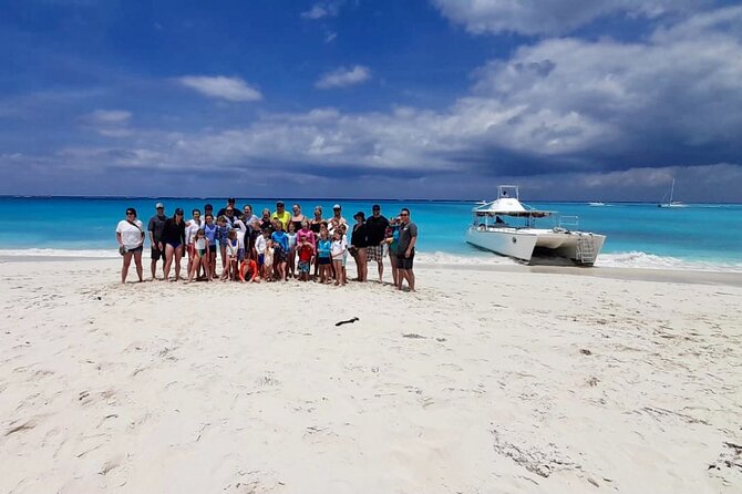Private Reef, Beach and Sandbar Tour from Providenciales - Lunch, drinks, and the feel of the crew