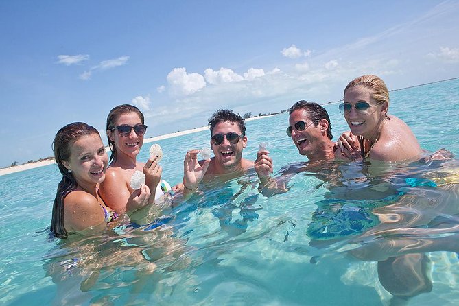 Seaside Scavenger Hunt Turks & Caicos - Learning to hunt conch with the crew